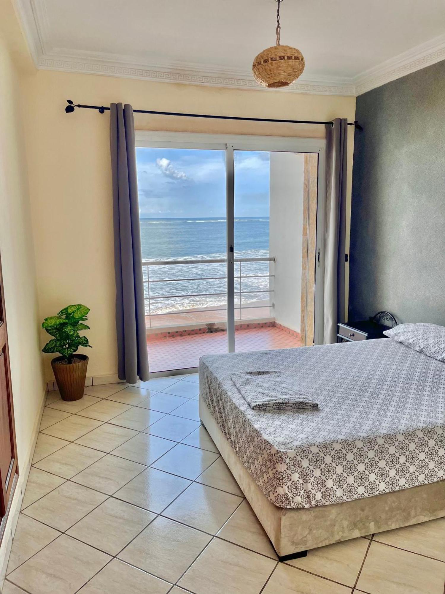 Splendid Beachfront Villa In Sidi Bouzid Beach With Pool Douar Ourlali Eksteriør billede